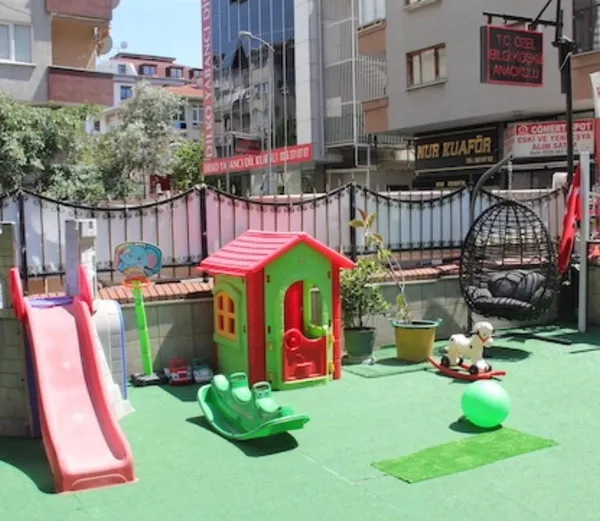 Kaydırak ve oyun alanı